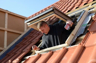 Pose de fenêtres de toit Velux au Vieux-Bourg